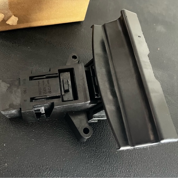 Open Box Upgrade Dishwasher Door Latch - Picture 2 of 8